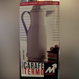 Metro 1 Liter carafe
